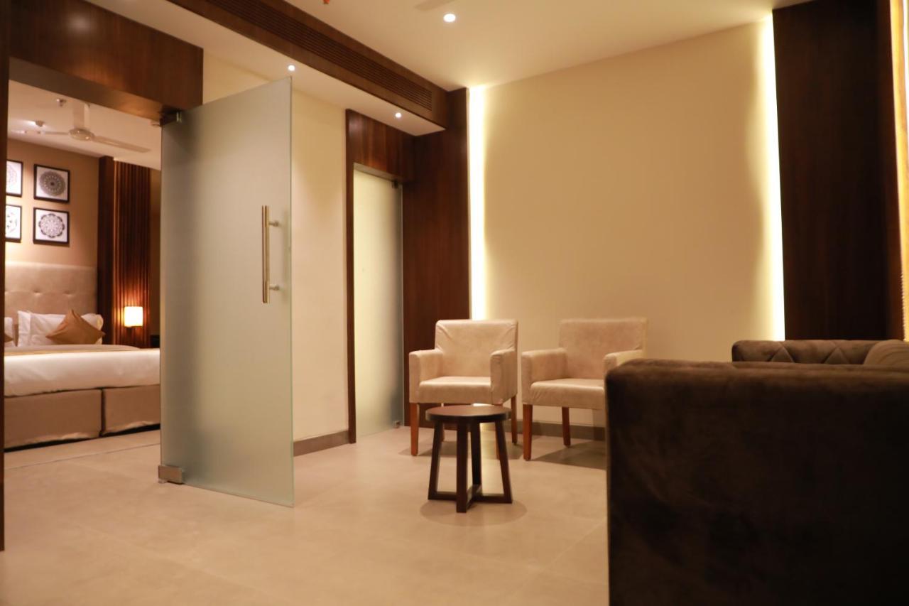 Magnet Hotel Каннур Екстер'єр фото