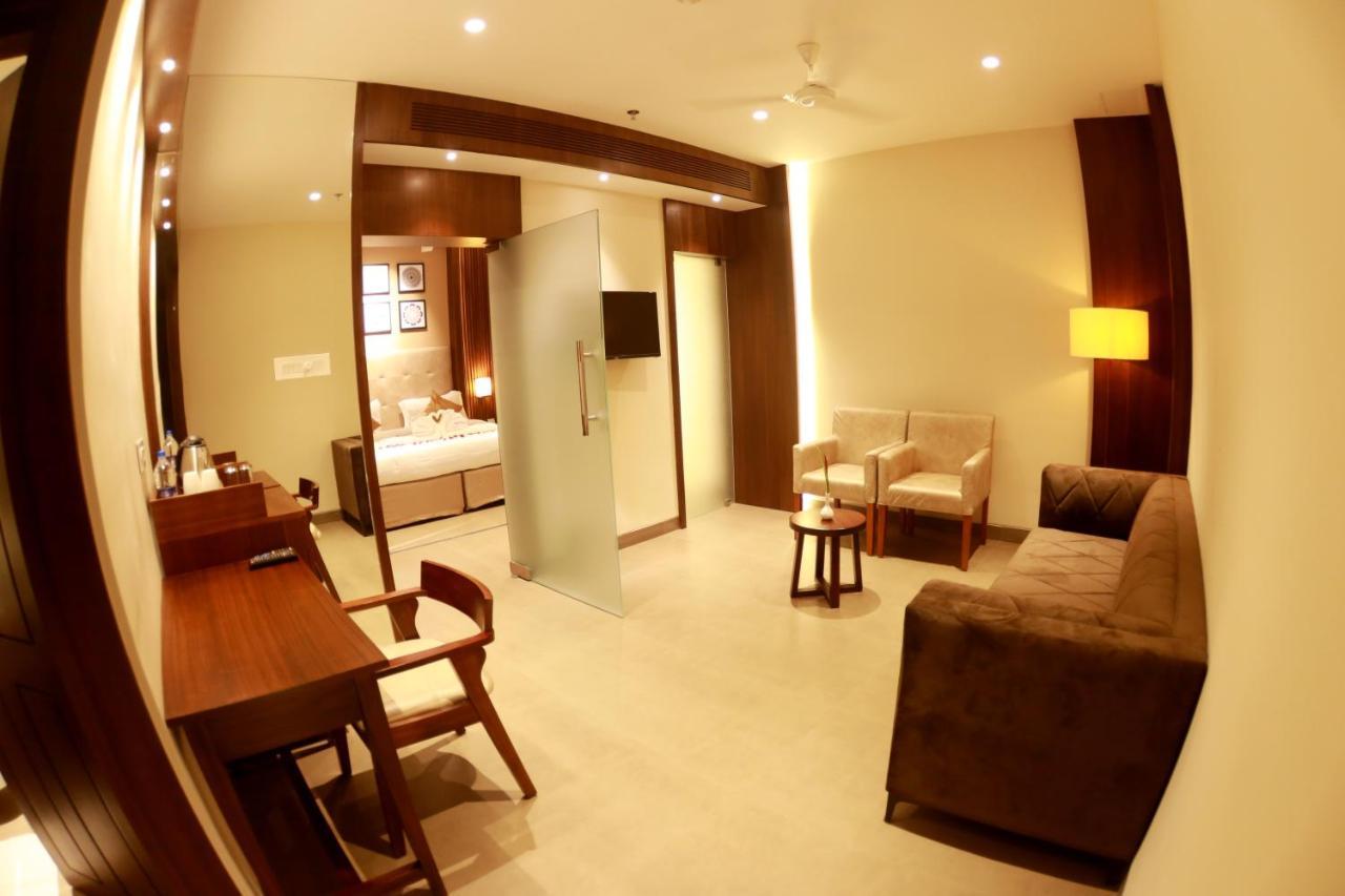 Magnet Hotel Каннур Екстер'єр фото